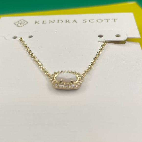 ✰NEW | Kendra Scott Chelsea Gold White Pearl Pendant Necklace - Picture 4 of 8